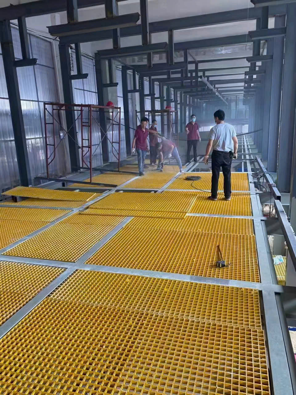 Tam san composite FRP kt 1220x2440x38mm mau vang lot san - Tấm Sàn Grating Composite FRP đa dạng kích thước